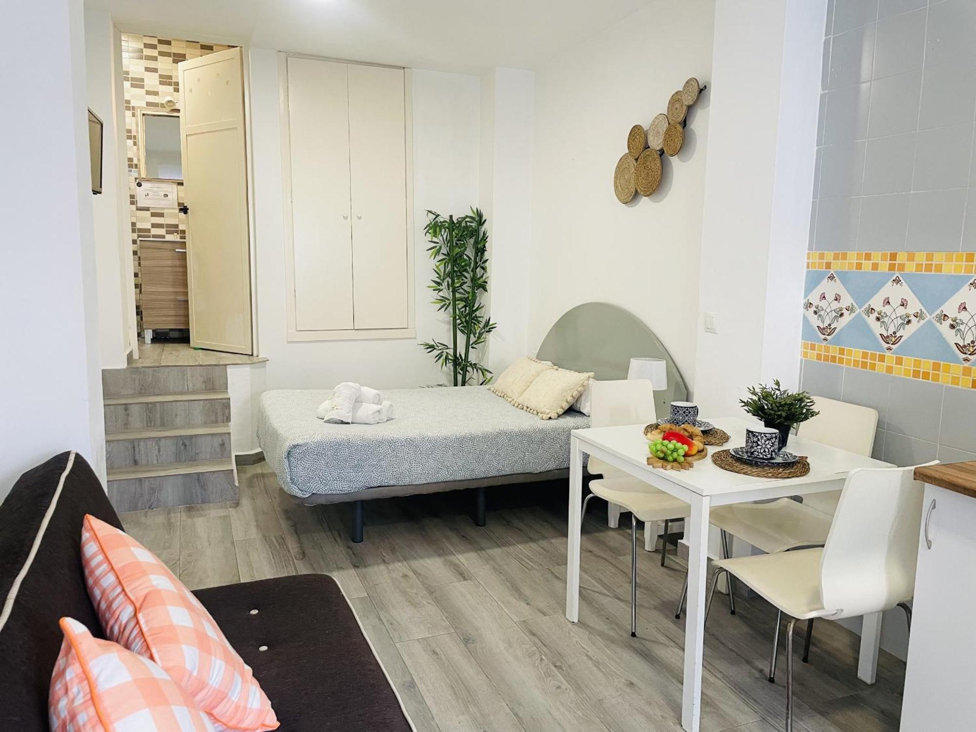 Estudio Jimena Carabeo En El Centro De Nerja Zewnętrze zdjęcie
